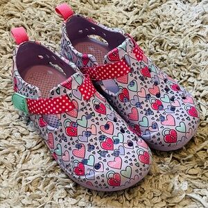 Western Chief Quest Sandal, Pop Heart Design, Size 2